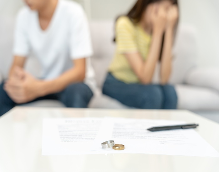 Couple highlighting domestic violence issues handled by Michael Todd Rebuck, P.A., in Florida