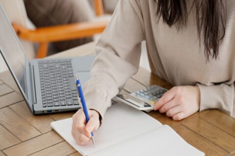 Michael Todd Rebuck, P.A., is helping a woman with child support calculation in Treasure Coast, FL
